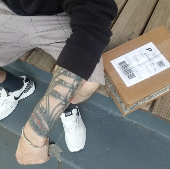 Meet your Posher, Mickey - Picture 3 of 5